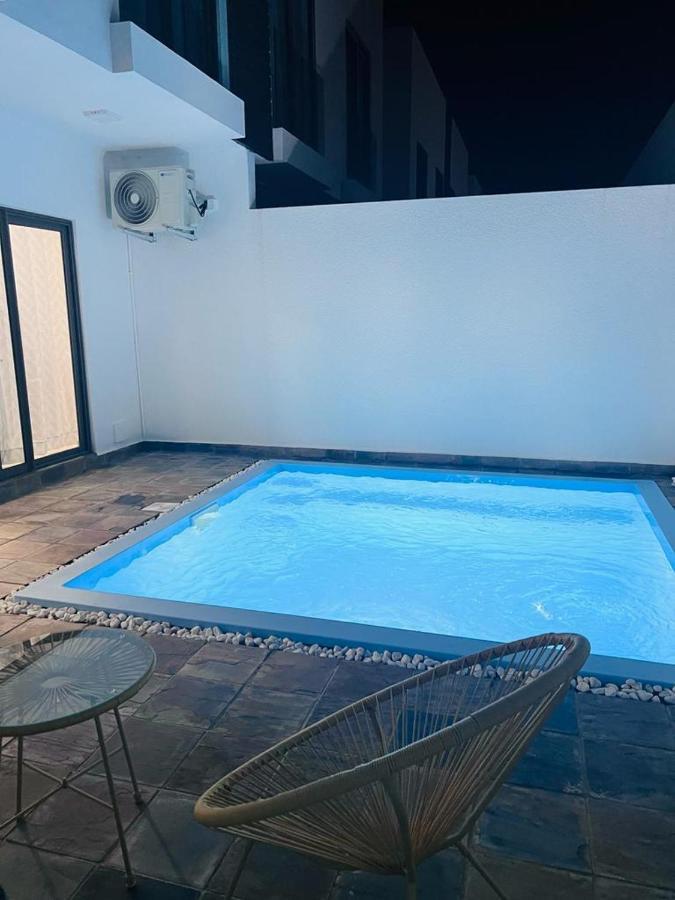 Azure 4 Bedrooms Haven Retreat: Where Tranquility Meets Turquoise Waters, Flic En Flac Mauritius Exterior foto